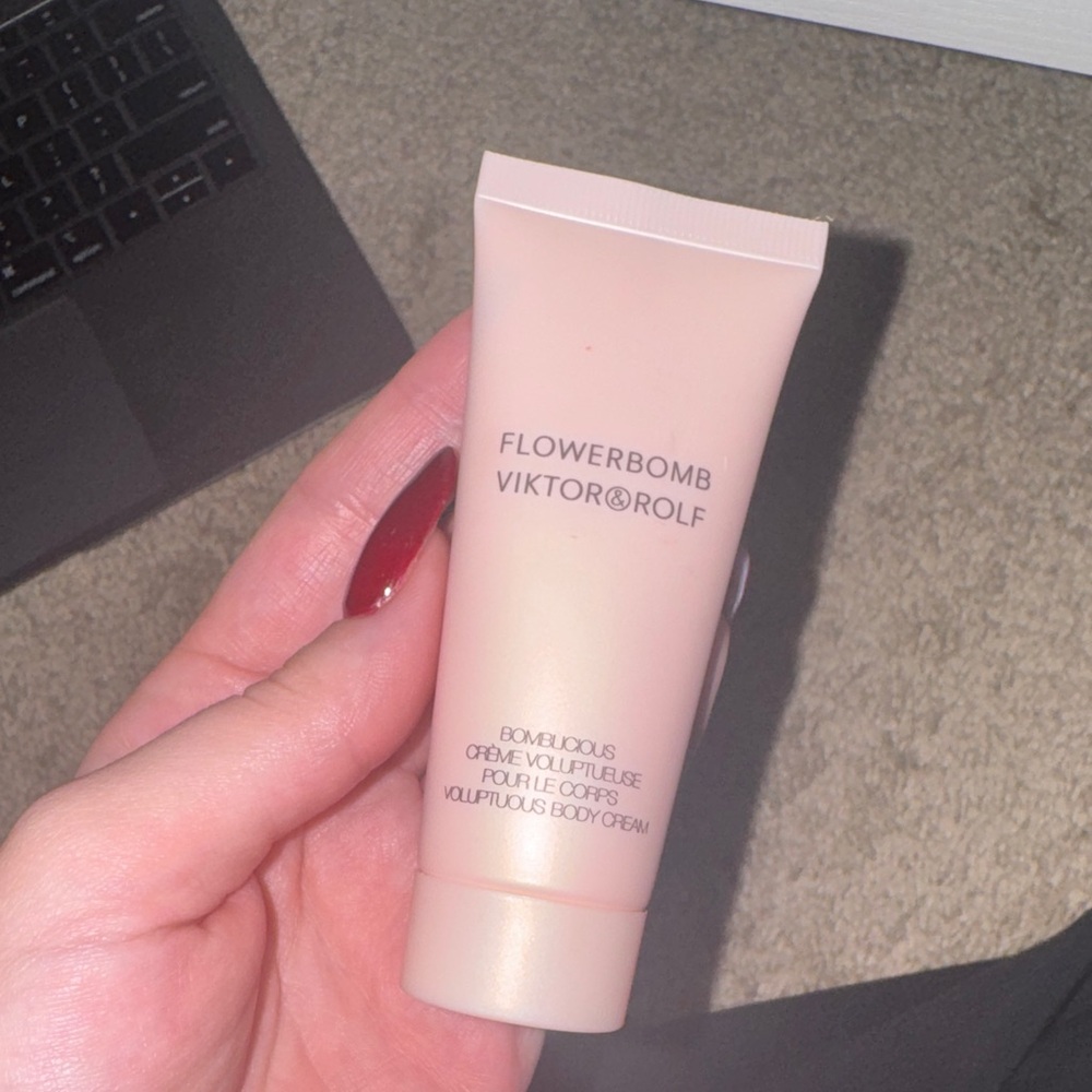 Viktor & rolf flowerbomb body cream